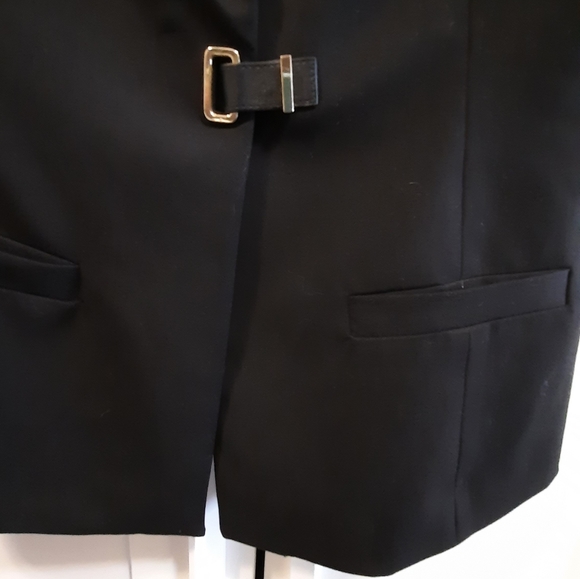 Menswear inspired Calvin Klein sleeveless jacket - Picture 3 of 6